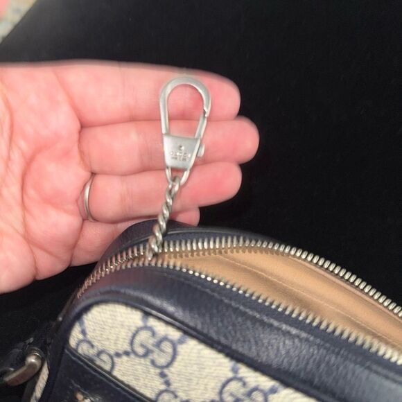 Brand new Gucci navy  and Cream Crossbody Bag with Gg logo crossbody - Picture 12 of 17